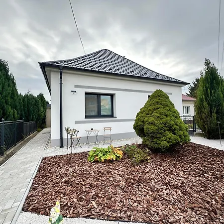 Villa Cely Dom, Novy, Stylovo Zariadeny Kalinkovo