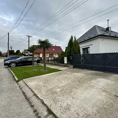 Villa Cely Dom, Novy, Stylovo Zariadeny *