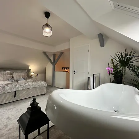 Villa Cely Dom, Novy, Stylovo Zariadeny Kalinkovo