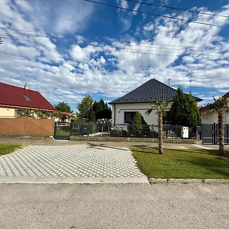 A Whole New House Close To X Bionic 10min Villa Kalinkovo